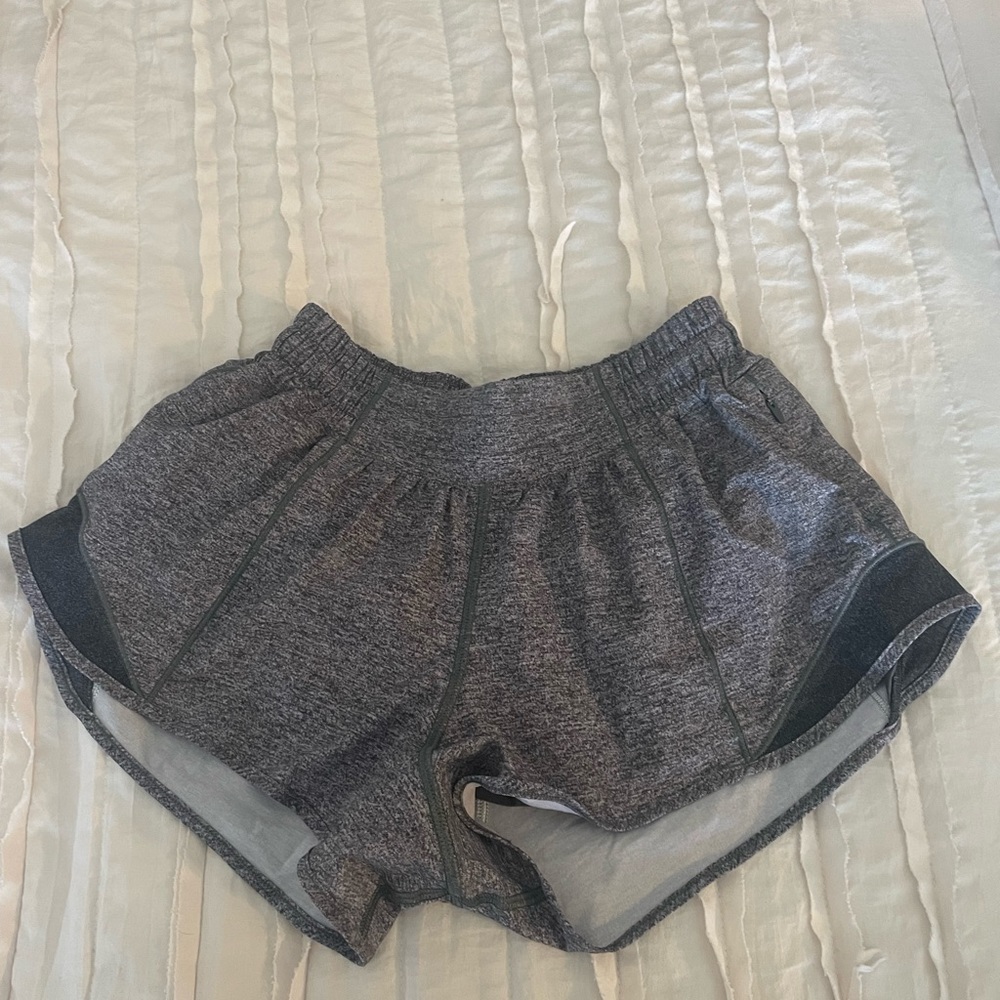 LULULEMON hotty hot shorts 2.5” heathered grey size 4
